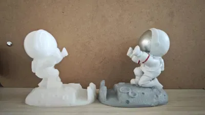 Astronot Telefon Standı — Sert Plastik