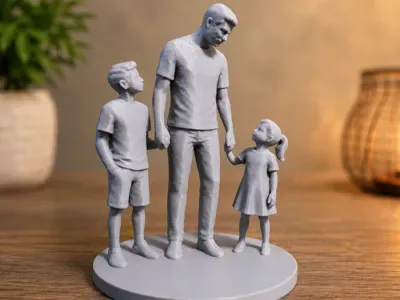 Baba ve İki Çocuk Figürü — Sert Plastik